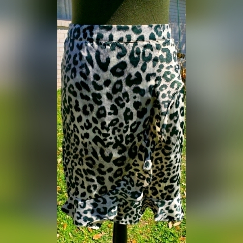 Bb DAKOTA Skirt - Picture 6 of 9